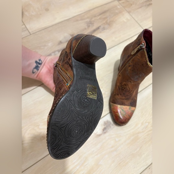 NEVER WORN- L’artiste Waterlilly booties - Size 5 woman’s - Picture 5 of 10